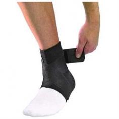 The Mueller Ankle Support with Straps provides great, firm support with a custom fit. The crossing elastic straps provide dynamic tension to support the ankle as it moves Provides non-restricting support with compression Recommended to help support weak, sprained or arthritic ankles The soft neoprene blend retains heat where it is needed most to soothe Fits on the left or right ankle