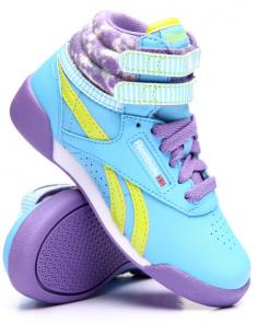 Little girls love dance, and this take down of our classic Freestyle Hi delivers feet-flying style and comfort. A candy coated color palette, print twists and metallic glitz serve up a look they'll eat up. Meanwhile, the mid-cut design adds stability and Size: 13.5. Color: Blue Splash / Smokey Violet / Semi Solar Yellow / Sunwashed. Gender: Unisex. Age Group: Kids. Pattern: Metallic.