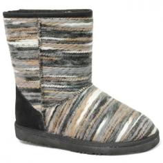 These women's LAMO boots feature a unique wool yarn shaft. SHOE FEATURES Slip-resistant Comfort-Flex sole SHOE CONSTRUCTION Fabric upper Faux-fur lining EVA midsole Rubber outsole SHOE DETAILS Round toe Pull-on Padded footbed 8-in. shaft 10-in. circumference Promotional offers available online at Kohls.com may vary from those offered in Kohl's stores. Size: 7. Color: Black. Gender: Female. Age Group: Kids. Pattern: Solid. Material: Rubber/Wool/Fauxfur.