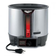 The Cayenne 7 Quart Round Heat N Serve Rethermalizer Set (72017) from Vollrath takes a container of cooked food from 40&deg;F or below, up to 165&deg;F in less than 90 minutes. The Vollrath Rethermalizer is extremely efficient and evenly transfers heat throughout the food product. The Heat N Serve features Vollraths Direct Contact Heating System, putting the heating element in direct contact with the water for the most efficient heat transfer possible.