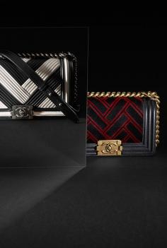 Boy CHANEL flap bag, velvet, calfskin & bronze metal-black & red - CHANEL