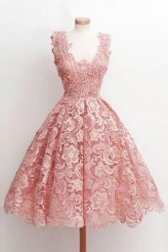 Petite robe rose vintage en dentelle guipure pour anniversaire - Persun.fr