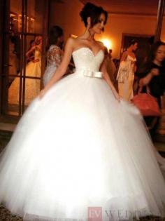 Beading Sweetheart Neck Sleeveless Ball Gown Wedding Dress