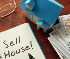 If you’re needing to sell your home quickly, and preferably for cash, you already know that it can be a stressful and frustrating undertaking. But you can take at least a little comfort in knowing that you are definitely not alone. It’s common for people to find themselves in a position of having to dispose of a property fast, for a variety of reasons.
Perhaps you inherited a house that needs a lot of repairs, and you would rather sell the home instead of spending money on repairs.  Or, perhaps you have a bad tenant that has damaged your home and you would rather sell your house for cash instead of having a head ached.  It could be because of a divorce or the death of a spouse, resulting in an inability to meet mortgage payments. Maybe you’re moving to another city or just need a lot of cash right away. The bottom line is, selling your home has become the best option for you and your situation.
