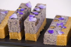 Vegan blueberry cheesecake bars