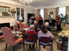 Martha Jefferson House is distinguished by residents who enjoy a wide range of interests and are united in their pursuit of lifelong learning. Enjoy life in an environment centered on friendships and connections.