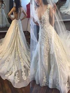 Robe de mariée naturel de traîne moyenne en tulle v encolure a-ligne