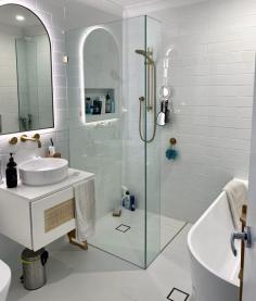 Glass Projects has 30 years of experience in installing shower screens, glass doors, custom mirrors and more in Gold Coast and Brisbane. Please log on to our website for detailed information.