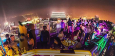 Feel cool blows and enjoy the icy cocktails at the highest rooftop bar in Singapore with incredible view of awesome cityscape. Get in touch with us today!
