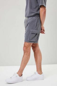 Men's Cargo Shorts Online | Buy Latest Styles & Trends At Forever 21 UAE

Buy the latest men's cargo shorts online in the UAE from Forever 21. Shop from a wide range of styles and trends from shorts collection and find the perfect cargo short for any occasion. 