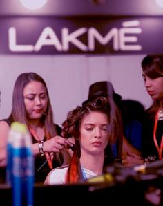 Another popular hair school in Delhi is the Lakme Academy. This school offers a range of courses, including basic hairdressing, advanced hairdressing, and hair cutting and styling. The curriculum is designed to provide students with a comprehensive understanding of hair care and styling techniques, as well as the latest trends and technologies in the hair industry.The courses offered at these schools typically include instruction on hair cutting, styling, coloring, and hair care techniques. Students will also learn about the latest trends and technologies in the hair industry, as well as business and marketing skills.