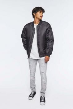 Men's Puffer Jackets Online | Buy Latest Styles & Trends At Forever 21 UAE

Buy the latest men's puffer jackets online in the UAE from Forever 21. Shop from a wide range of styles and trends from jackets collection and find the perfect puffer jacket for any occasion. 