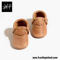 Freshly Picked Moccasins Sale | Freshly Picked

The picture reveals a pair of meticulously crafted moccasins, expertly designed to deliver the perfect blend of luxury and practicality. Prepare to indulge your senses in a world of luxury and sophistication with the Baby Classic Moccasins. These light neutral moccasins are part of our Classics Collection, our best-selling styles, in Birch leather with an easy-on elastic opening that keeps them on baby and toddler feet.  For more information about Freshly Picked Moccasins Sale, contact us. *Free Shipping.

Visit: https://freshlypicked.com/collections/moccasins
