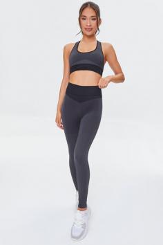 Leggings Online | Get your hands on the newest styles and trends available at Forever 21 UAE.

Visit Forever 21's online store in the UAE to explore the newest collection of women's leggings. Whether it's for a casual day or a special occasion, find the perfect pair of leggings from there diverse selection of styles and trends.
