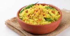 5 Health Benefits of Indori Poha: What Makes Poha a Breakfast Staple?
Indori Poha! Originating from the heart of India, in the bustling streets of Ujjain, Indore, this dish has become a beloved breakfast item across the country. And the best part? You can easily buy poha online and enjoy this delicious dish from the comfort of your home.
https://www.indore.online/products/jainm-foods-poha-mix-sev-200g