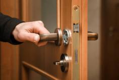 GloNet Security Solutions Incorporated (GSSI) is a locksmith company specializing in security and locksmith services. Located in Oakville, we also service the areas of Mississauga, Brampton, Burlington, Guelph , Halton, Hamilton, and Toronto.