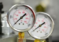 Ensure accurate pressure readings in sanitary environments with our top-of-the-line sanitary pressure gauges. Designed specifically for hygienic applications, our gauges are built to withstand rigorous conditions while providing precise measurements