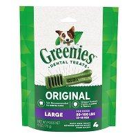 Greenies Dental Chews are expertly formulated treats for the total oral hygiene of large dogs (22-45 kg). The scientifically proven formula provides a great deal of oral health benefits, along with healthy skin and hair. The one-time chew offers a four-in-one solution for oral health care: it inhibits tartar buildup, reduces plaque buildup, stops bad breath, and helps maintain healthy gums. With fewer calories, these dental dog treats address the growing problem of canine obesity. 