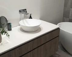 Our team delivers high-performance products at affordable prices with a comprehensive 15-year warranty. As such, you can trust us to provide a flawless and straightforward process to manage all aspects of your bathroom renovation. Our team stays on top of trends and can install the latest accessories in your new luxury bathroom.