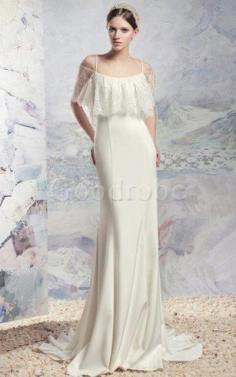 Robe de mariée nature avec chiffon avec fronce en plage avec gradins