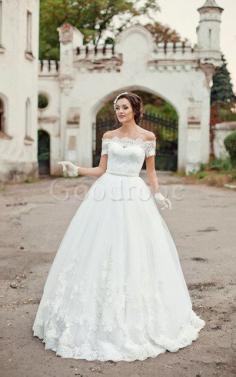 Robe de mariée longueur au ras du sol avec perle ligne a avec lacets en organza