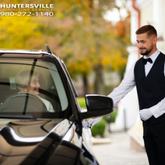 Travel in style and comfort with Cornelius Airport Transportation by Huntersville Limo Service. Enjoy reliable and luxurious rides to the airport. Book your service today! 