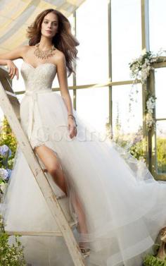 Robe de mariée manche nulle textile en tulle fermeutre eclair ligne a avec ruban