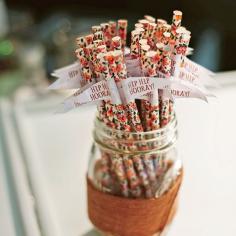 Floral straws and "hip hip hooray!" pennants. Love!