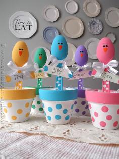 These sweet little chicks are made from plastic spoons and ready to greet your Easter dinner guests.