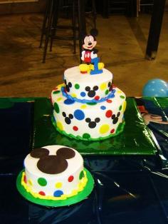 Mickey Mouse cake - I could do something like this at home.