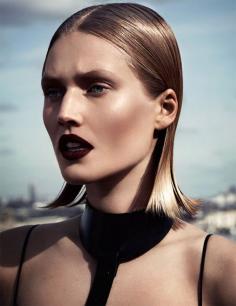 Fashion: New York City Style. Dark lipstick.