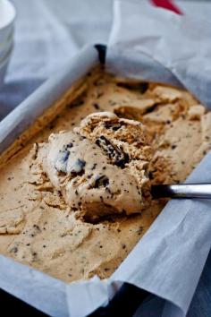 Burnt Sugar Ice Cream with Chocolate Bits | Blogging Over Thyme