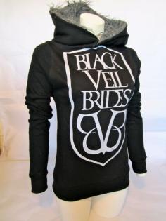 I NEEED THIS SOOOO BAD!!!!!! WANT WANT WANT WANT WANT!! sad that my mom hates BVB so she would never let me have it DDDXXX