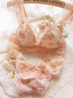 Pretty Lingerie - I want to buy Tess the most beautiful set of lingerie ever.