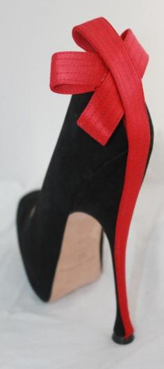 Brian Atwood trimmed in Red ♥✤ | KeepSmiling | BeStayBeautiful | cynthia reccord
