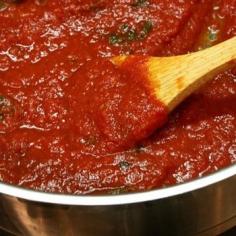 Previous pinner wrote: I will never, ever buy jarred sauce again! By far the best and easiest spaghetti sauce to make.