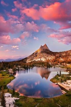 Upper Cathedral Lake, Yosemite National Park, California, USA