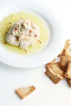 Italian White Bean Hummus -- Great party dip! Perfect for vegetarian guests. | TheFauxmartha.com