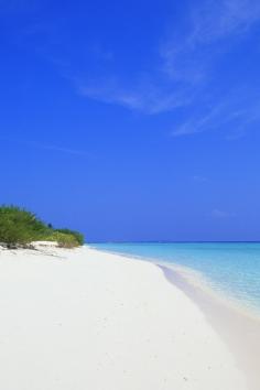 white sand beach... yes, please