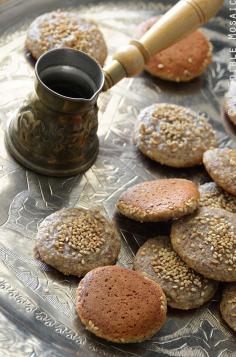 Soft and Chewy Tahini, Honey, and Almond Cookies Recipe #paleo
