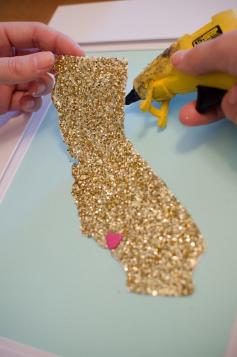 glitter state - cut your home state out on glitter paper, glue to canvas!