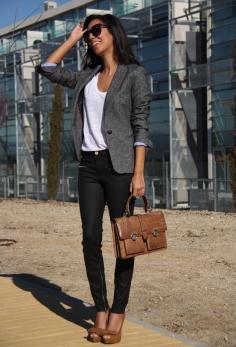 White Tshirt, jeans and gray blazer with heels. You can't go wrong with the classics!