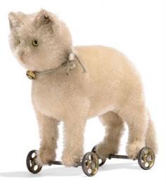 1910 Steiff cat on wheels