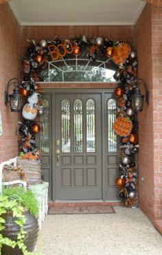 DIY: Halloween garland with pumpkins and ghosts. So cute!!! ♥ ♥ ♥
