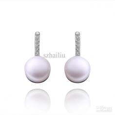 Free Shipping 2013 Hot sale Fashion Pearl Earrings Beautiful girl's Prom Queen essentials PLE023