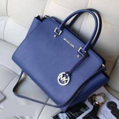 #NYFW Great discount Michael Kors Selma Top-Zip Large Navy Satchels. We provide you more choices at our site. Michael Kors Bags for Cheap Prices. Fashion Designer Handbags.
