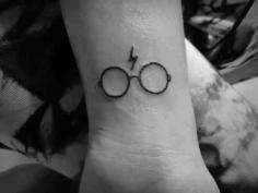 20 Awesome Minimalist Harry Potter Tattoos