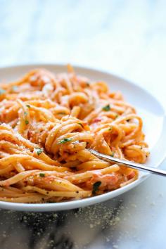 Roasted Red Pepper Alfredo - An incredibly creamy, rich alfredo sauce that takes less than 30 min to make from start to finish!
