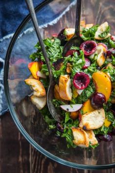 Cherry Kale Panzanella Salad #SundaySupper #ChooseDreams | www.jellytoastblo...