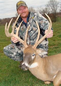The Big Brow Buck #Indiana #Buck #Whitetails #Bow community.deergear.com/ #LegendaryWhitetails